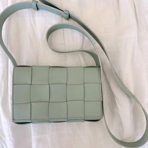 Bottega veneta intrecciato cassette should bag - green & Perfect condition